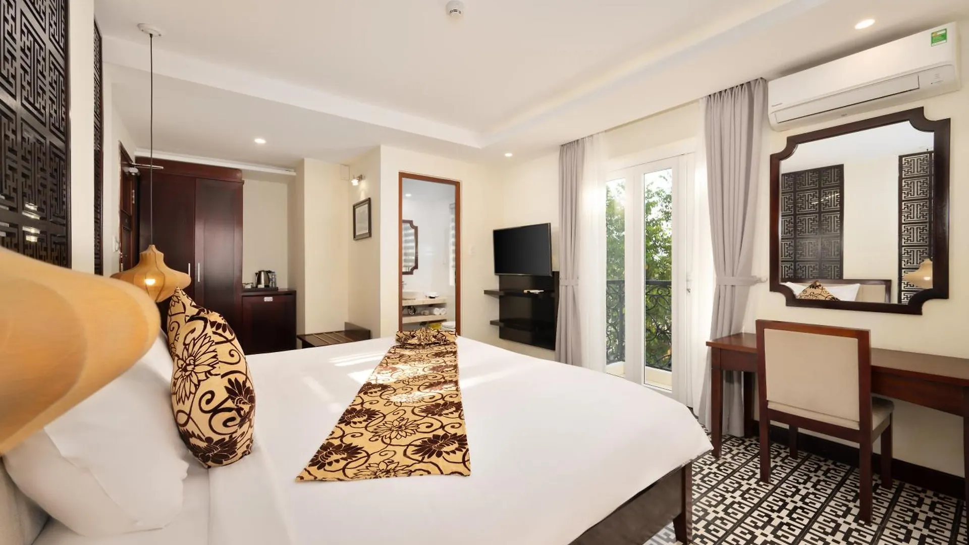 Hoi An Canal House Riverside By Haviland